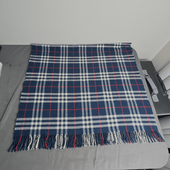 Burberry Nova Check Cashmere Scarf Navy Stole Muffler - Picture 6 of 8